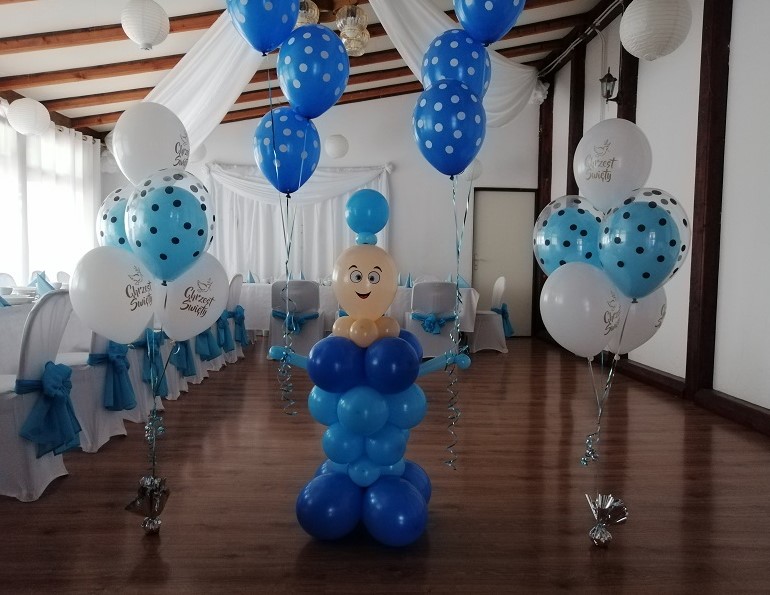Balony z helem na chrzest w kolorze niebieskim