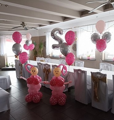 Różowa dekoracja na urodziny dziecka