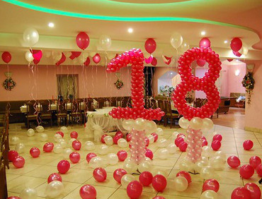 Balony z helem na 18-te urodziny